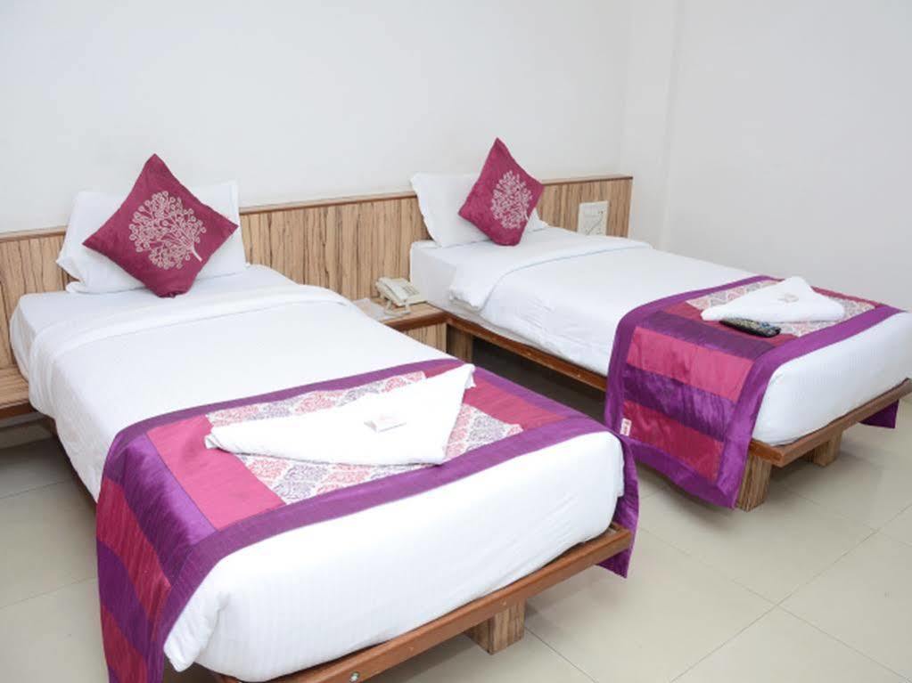 Hotel Oyo 24197 Saptaruchi Pimpri-Chinchwad Exterior foto