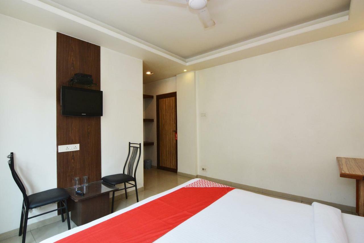 Hotel Oyo 24197 Saptaruchi Pimpri-Chinchwad Exterior foto